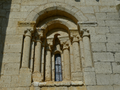 Ermita de Las Fuentes (Amusco). Ventana lateral