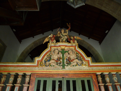Igrexa de Santa Cruz de Baldomar. Reixa da entrada