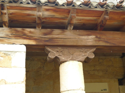 Capitel de madeira na igrexa de San Vicente en Cubillo de Castrejón